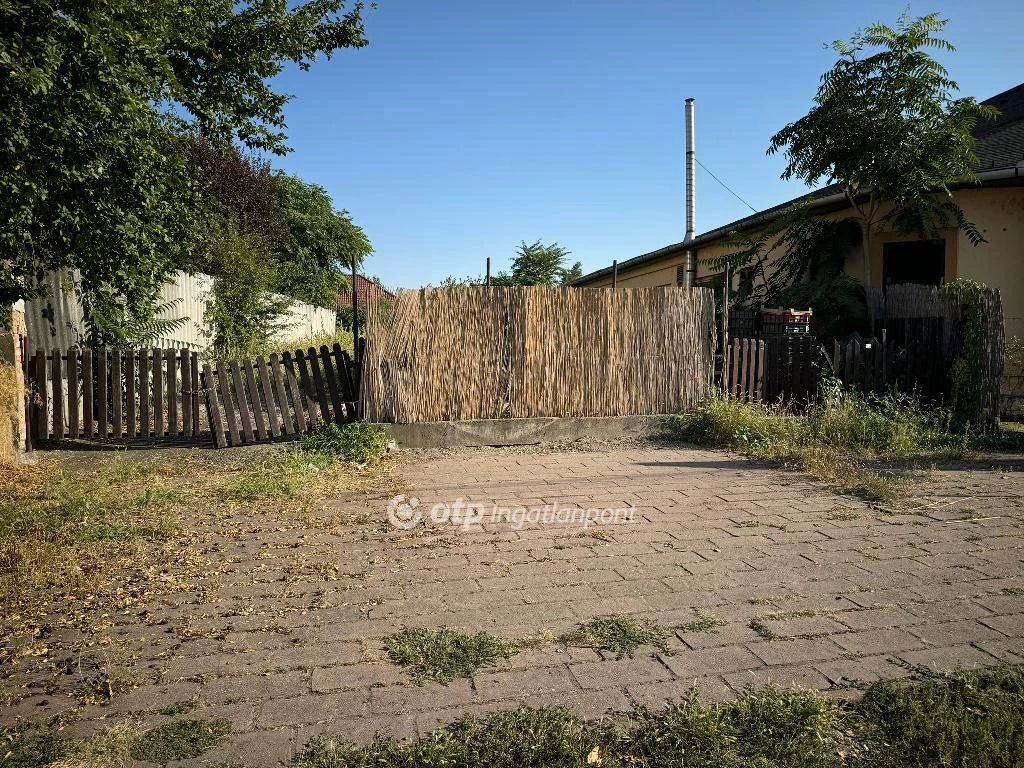 For sale building plot, Poroszló, Központ