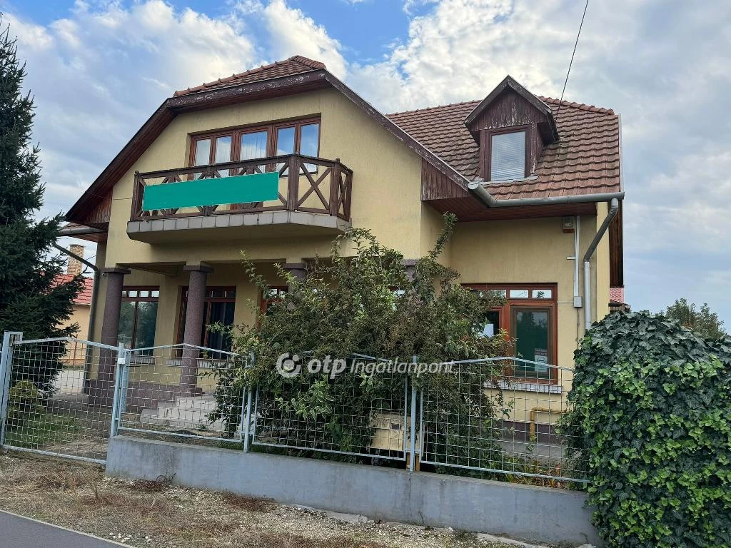 For sale house, Tiszafüred, Fő út környéke