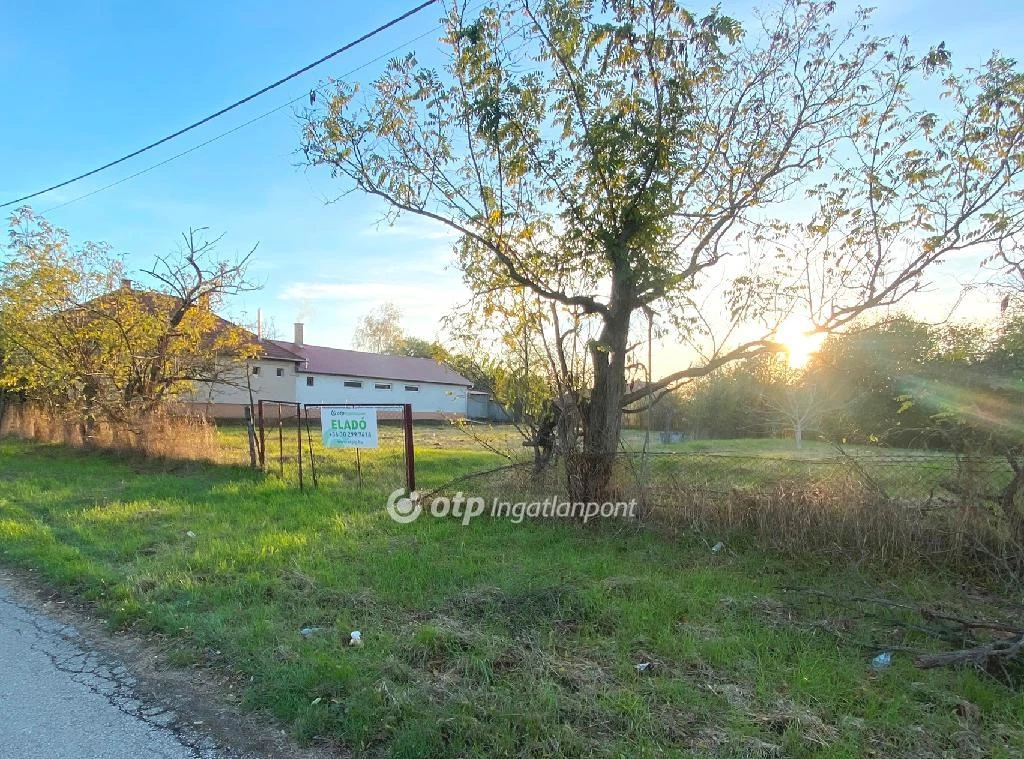 For sale building plot, Poroszló, Központhoz közel