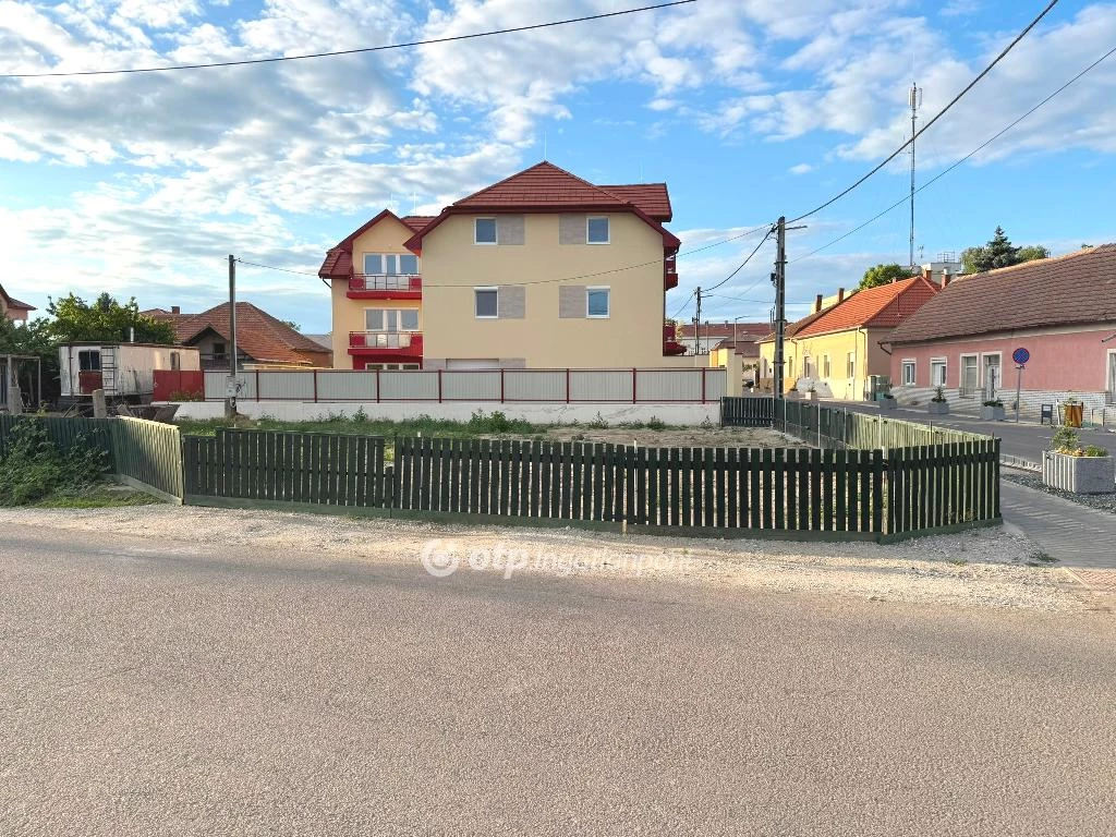 Eladó építési telek, Tiszafüred, Központ