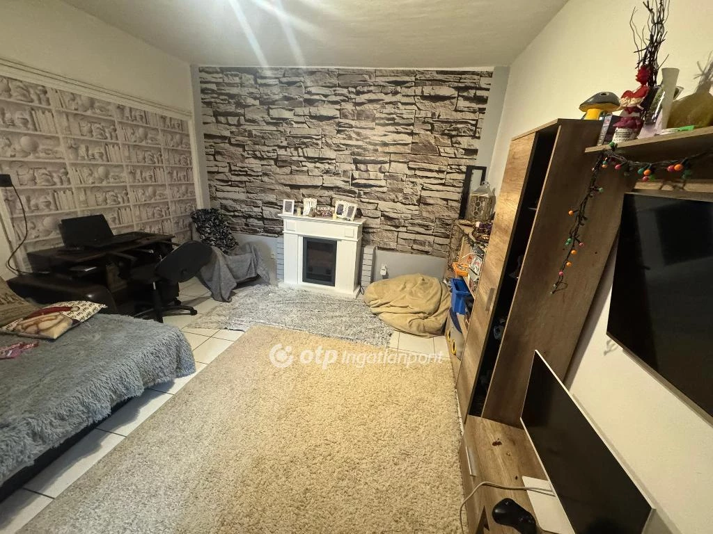 Eladó családi ház, Tiszafüred, Központ közeli