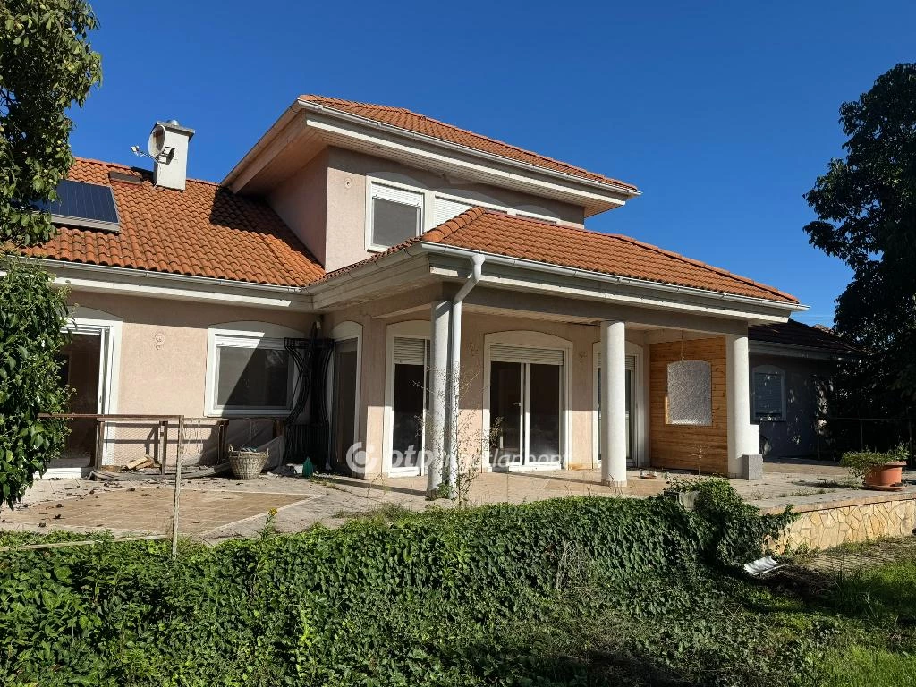 Eladó családi ház, Tiszafüred, Belváros