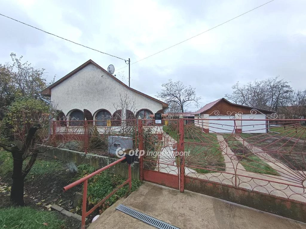 Eladó családi ház, Tiszaszentimre, Csendes