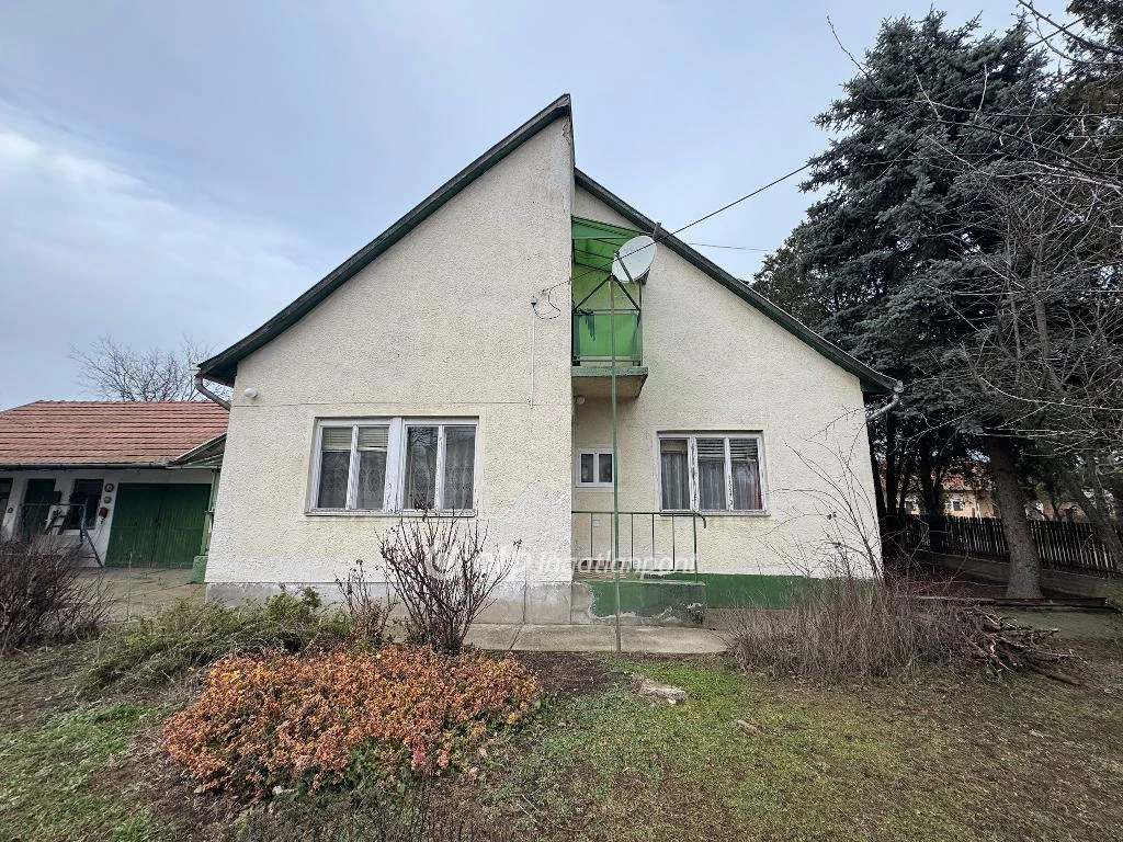 Eladó családi ház, Tiszafüred, Központ közeli