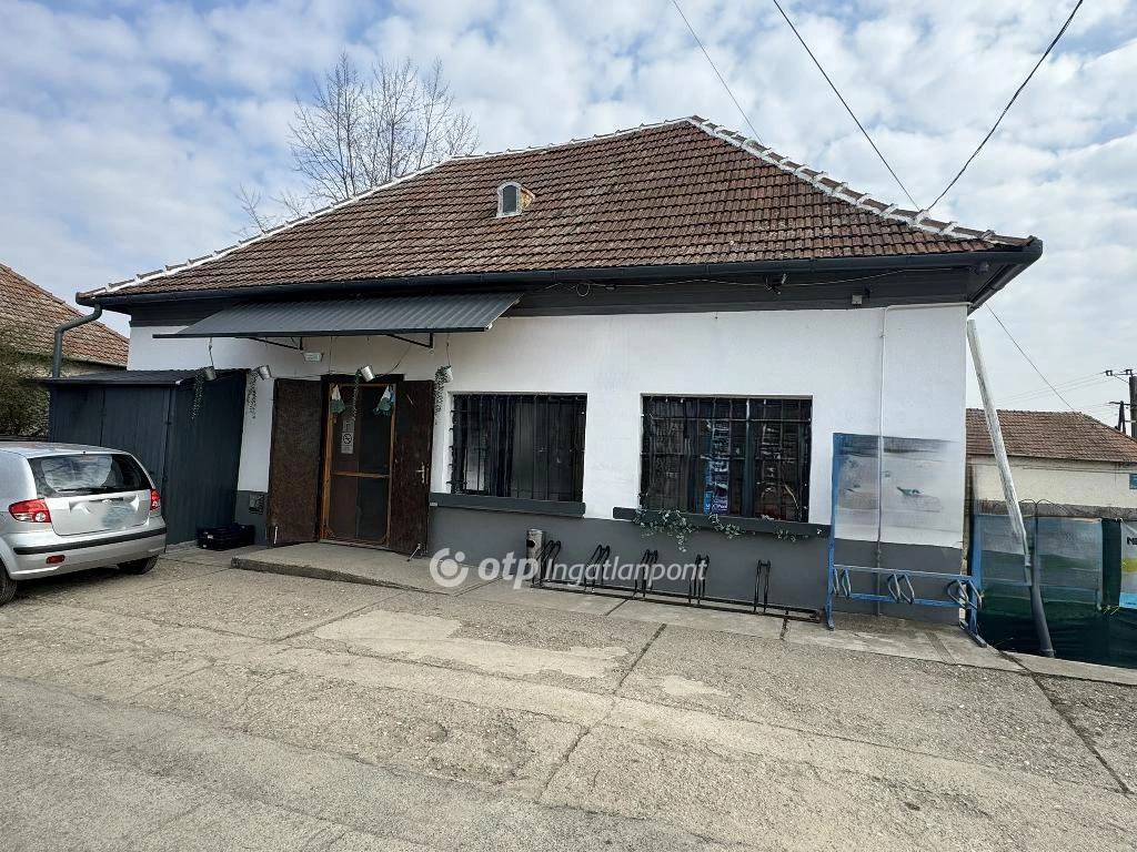 c3-1-name c2-69-name, Poroszló, Frekventált