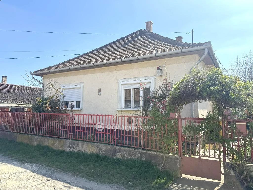 Eladó családi ház, Tiszafüred, Tiszavég