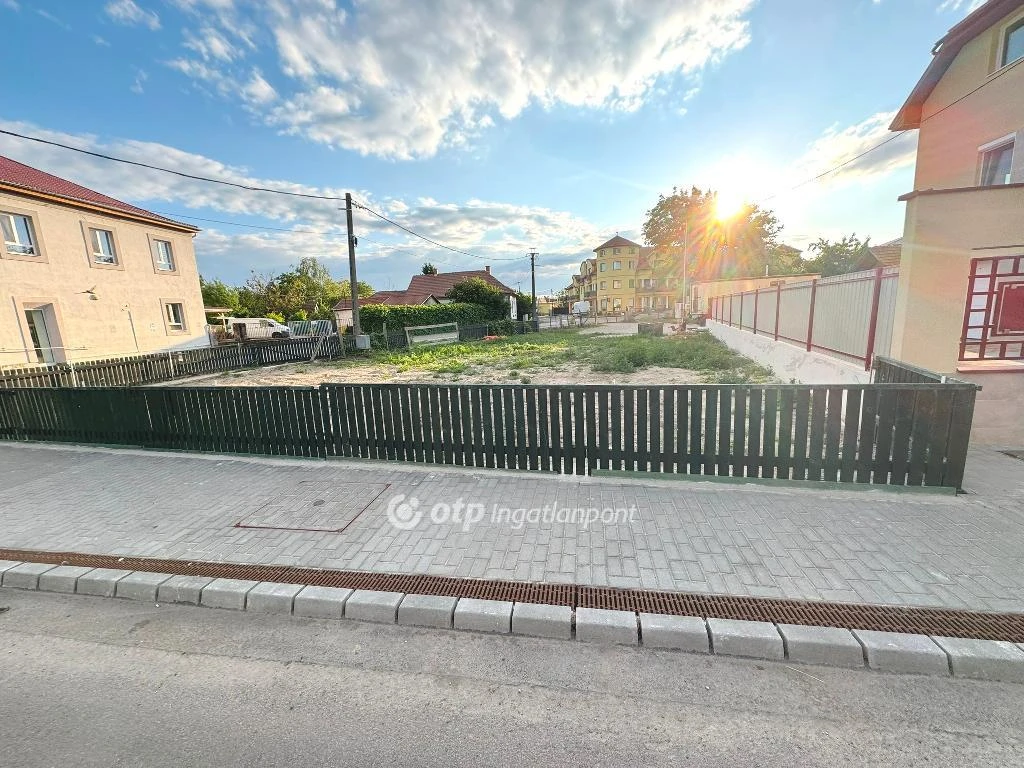 Eladó építési telek, Tiszafüred, Központ