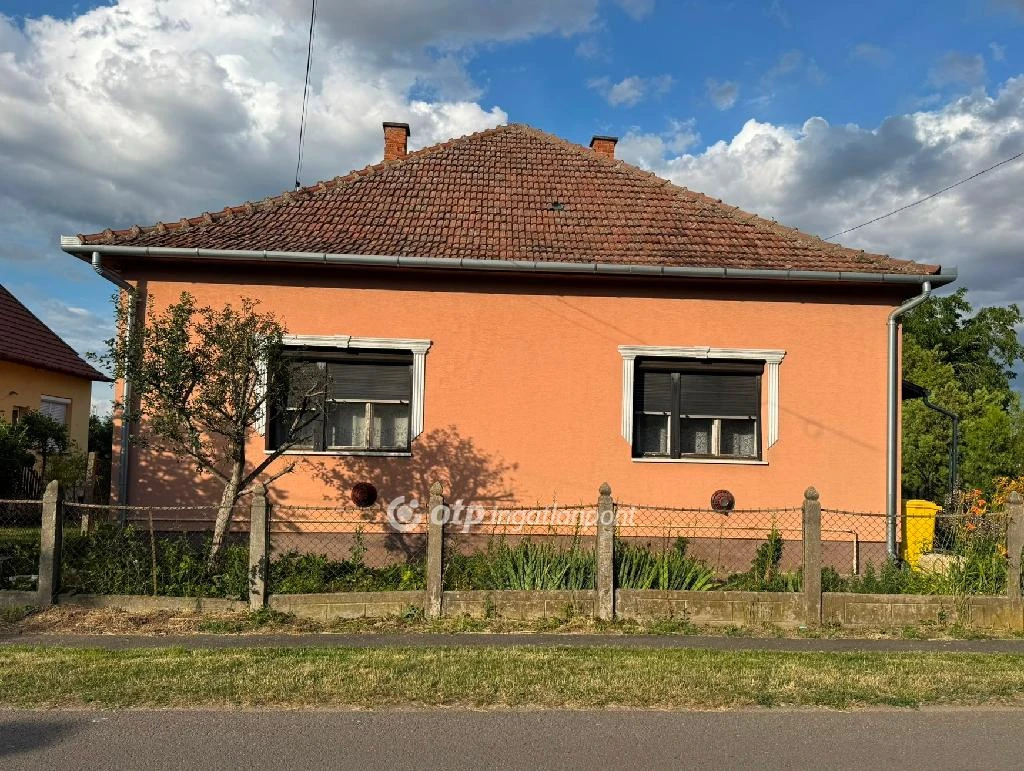 Eladó családi ház, Tiszafüred, Központhoz közel