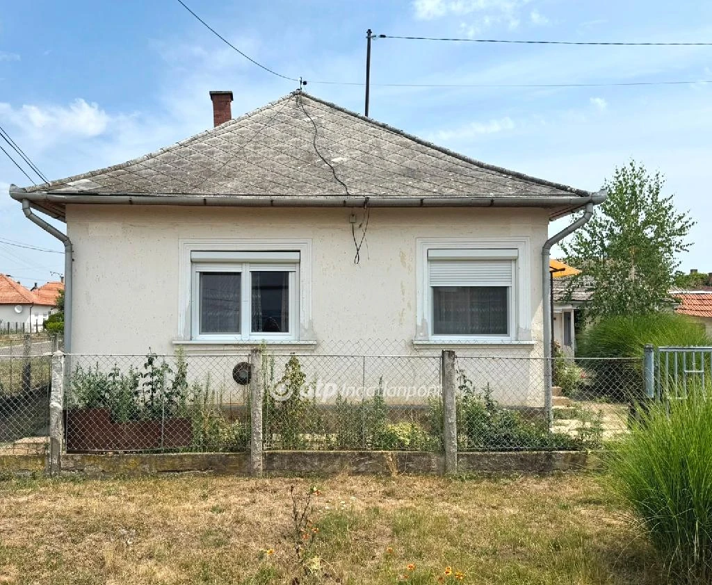 Eladó családi ház, Tiszafüred, 33-as út közeli