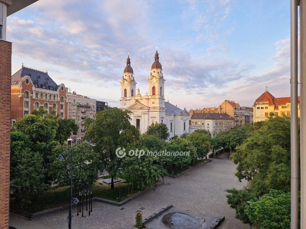 Kiadó téglalakás, Budapest VIII. kerület, Corvin sétány