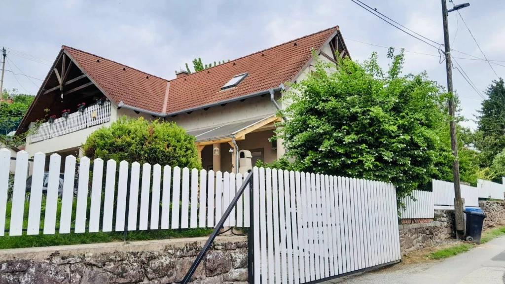 Két otthon egy áráért-balatoni nyugalom, befektetésre tökéletes