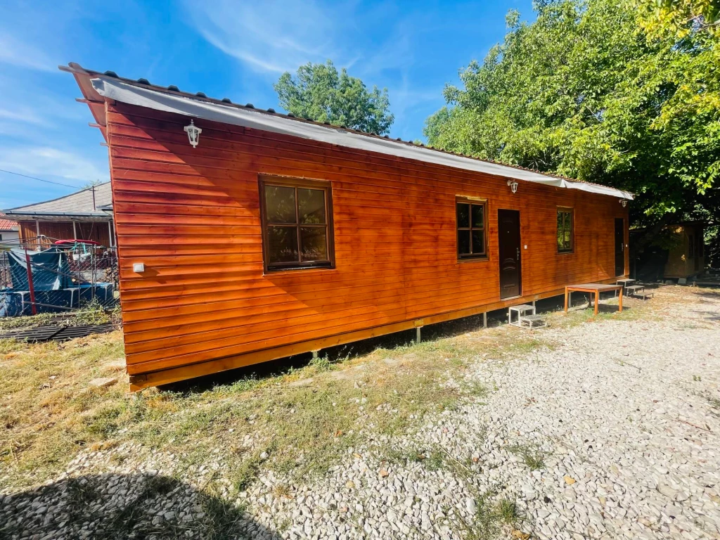 Varázs faház medencével