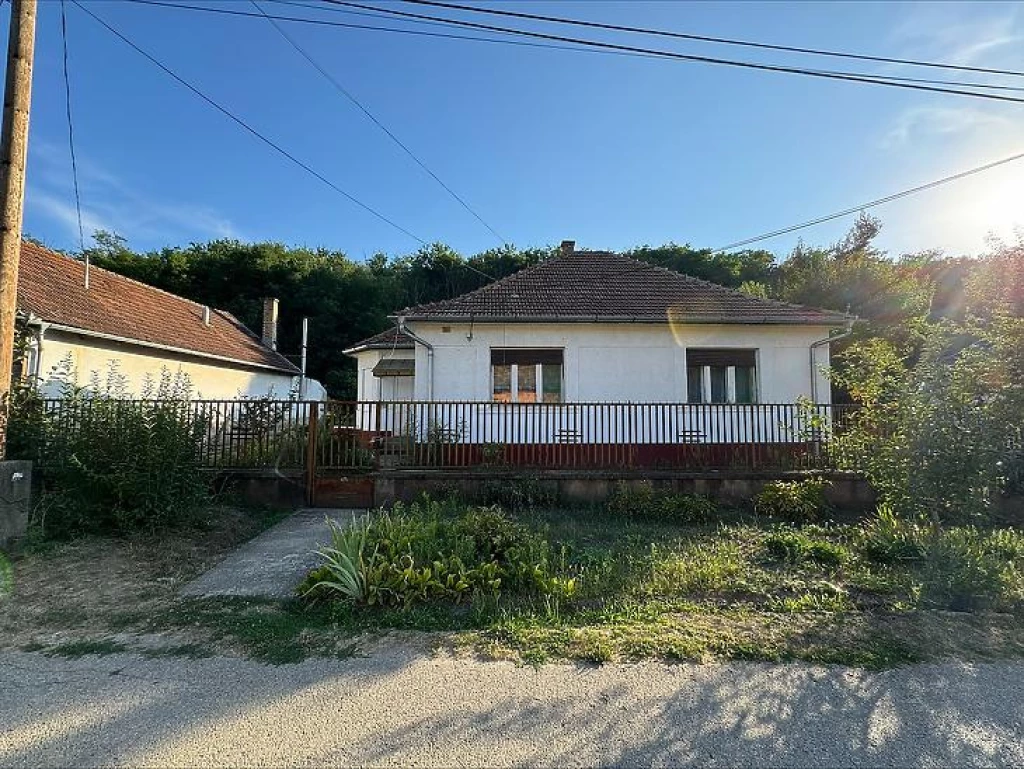 For sale house, Mende