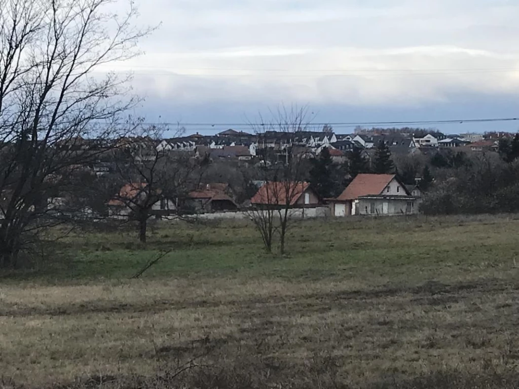 Eladó szántóföld, legelő, Fót