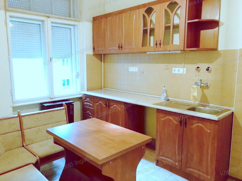 For sale brick flat, Budapest III. kerület, Óbuda-Óváros, 03LO9261