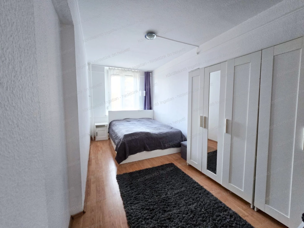 Hirdetünk ön helyett!