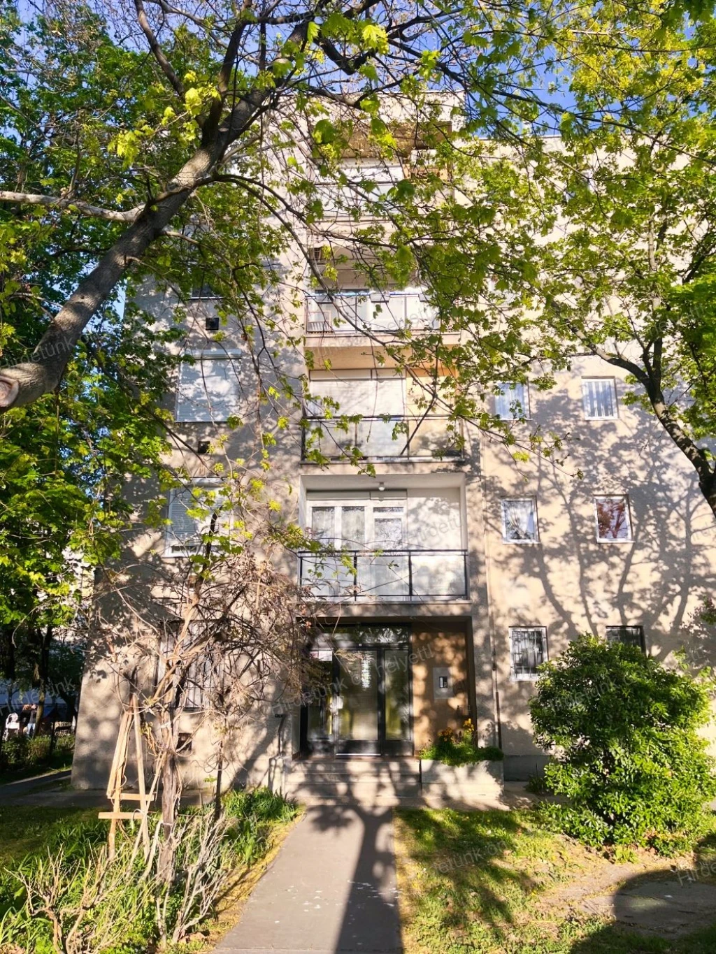 Hívja a Tulajdonost: Somogyi Ferenc +36702975678