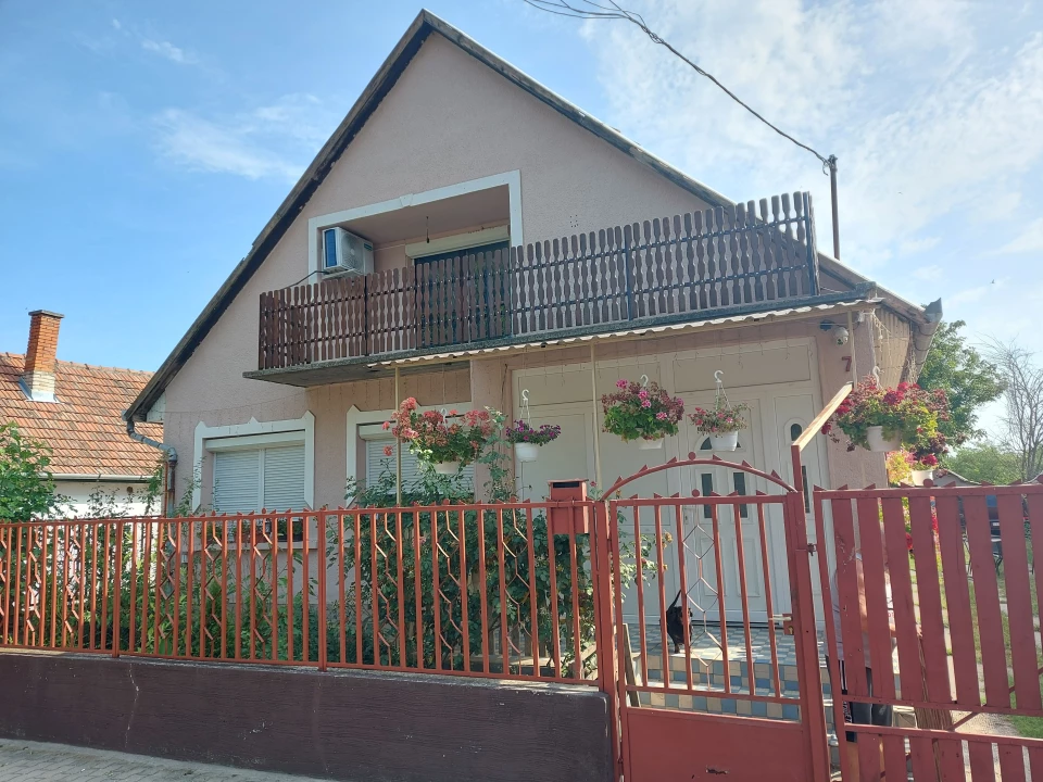 Eladó családi ház, Tatárszentgyörgy