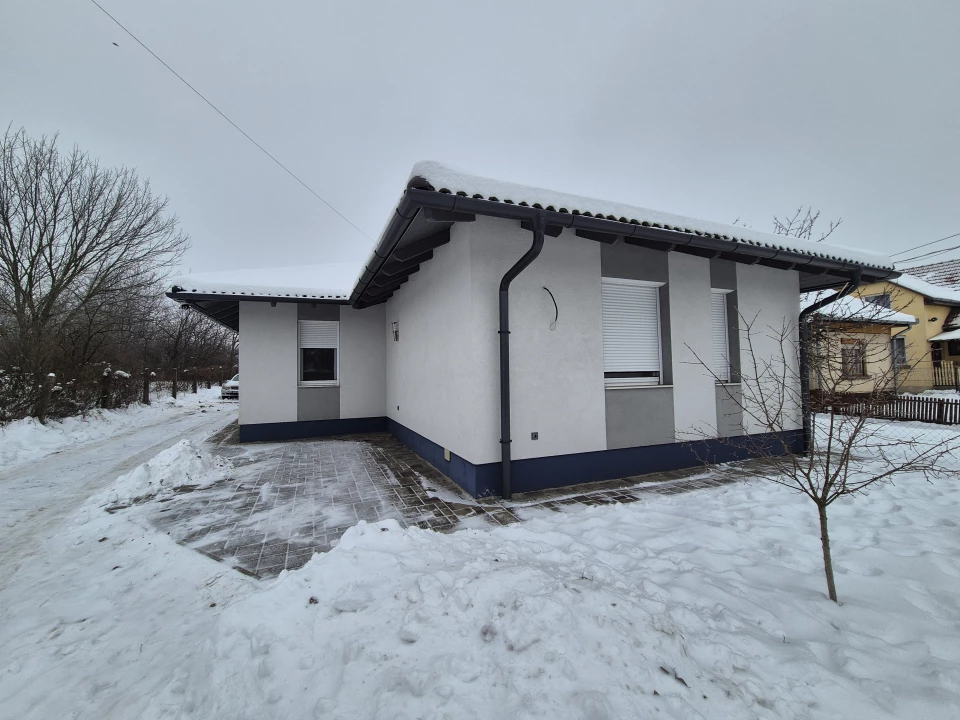 Eladó családi ház, Dánszentmiklós