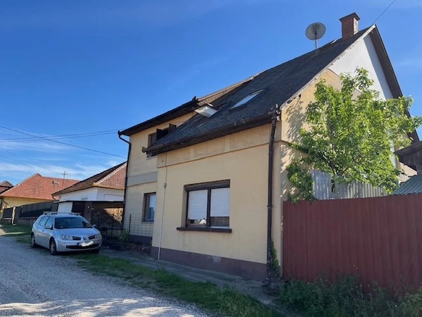 Eladó családi ház, Taksony