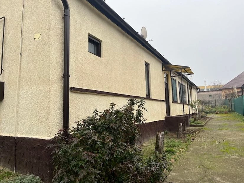 Eladó családi ház, Taksony