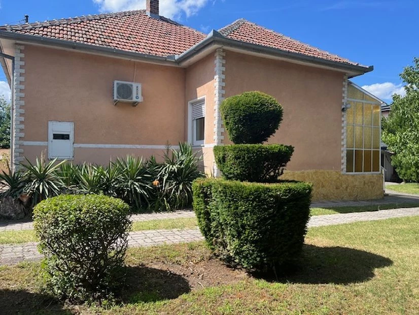 Eladó családi ház, Taksony