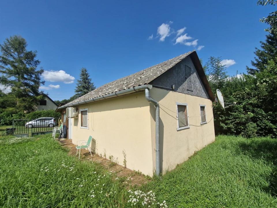 For sale weekend house, Meggyeskovácsi