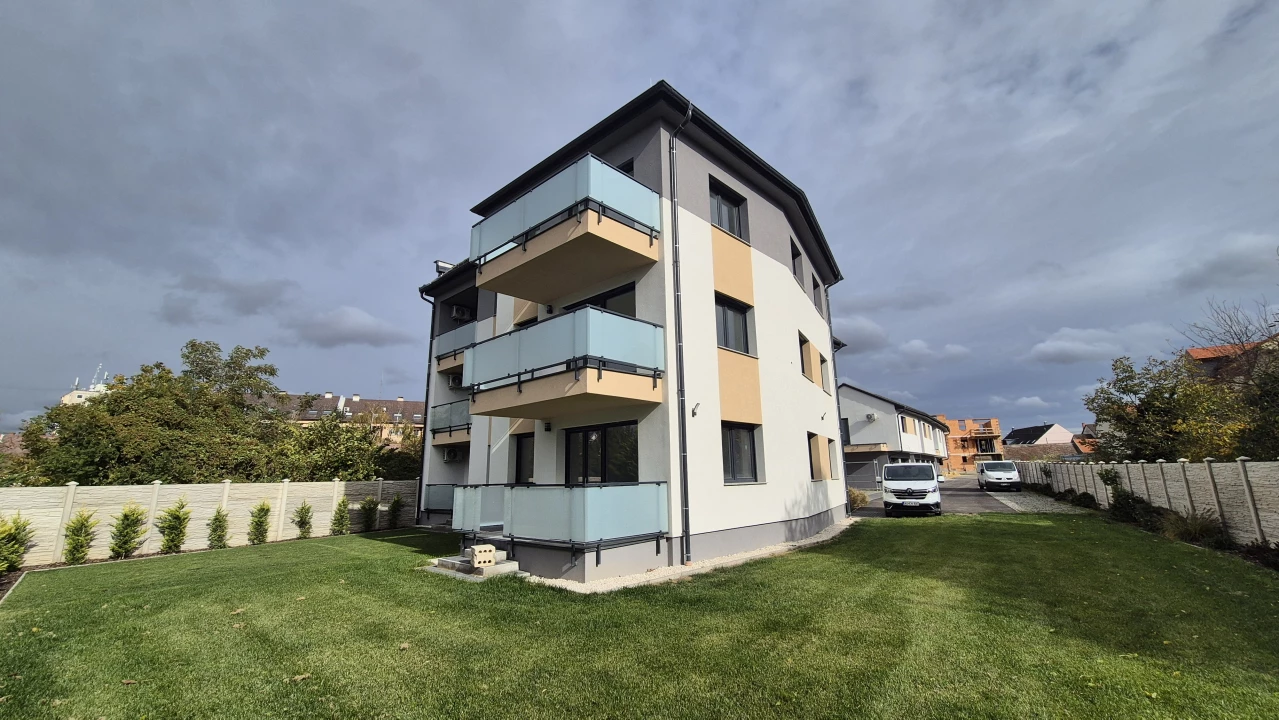 Eladó téglalakás, Sárvár