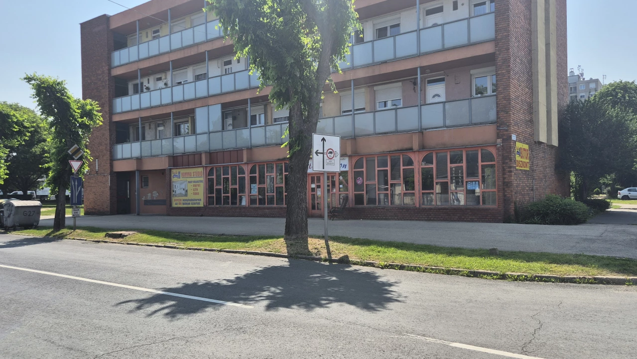 Eladó üzlet, Sárvár