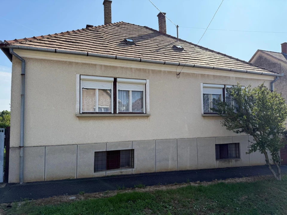 For sale house, Káld