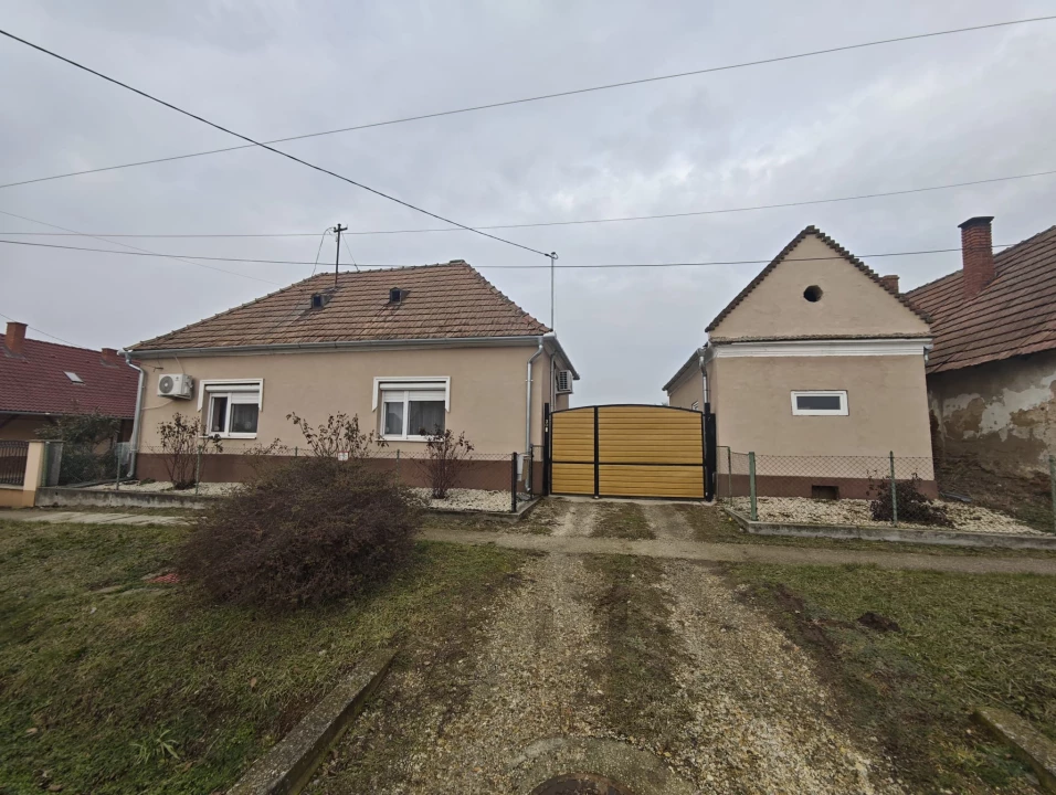 For sale house, Csönge