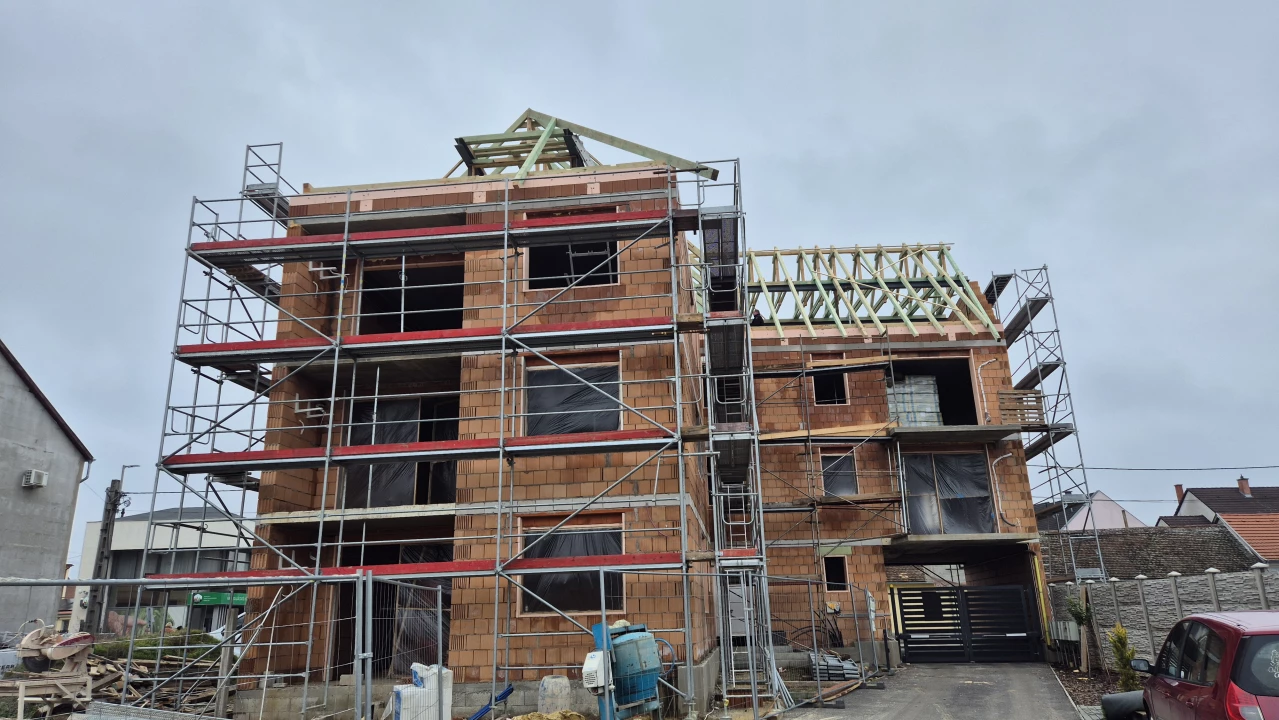 Eladó téglalakás, Sárvár