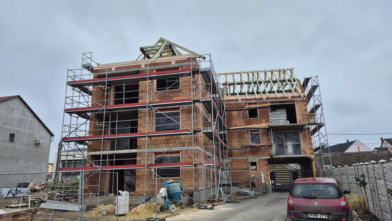 Eladó téglalakás, Sárvár