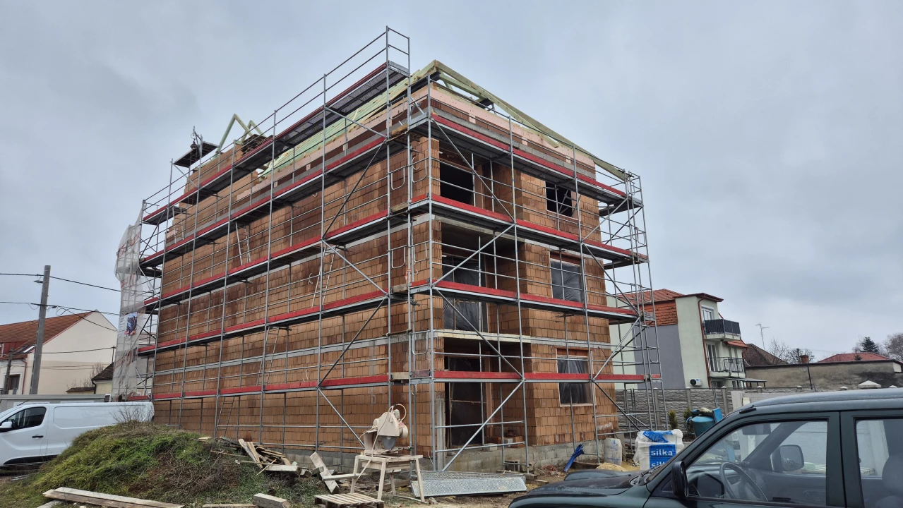 Eladó téglalakás, Sárvár