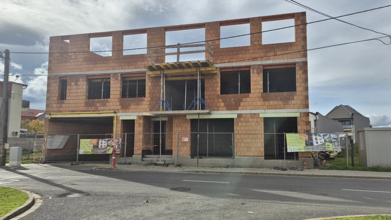 Eladó téglalakás, Sárvár