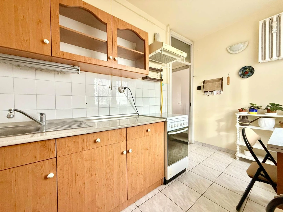 Eladó panellakás, Szombathely