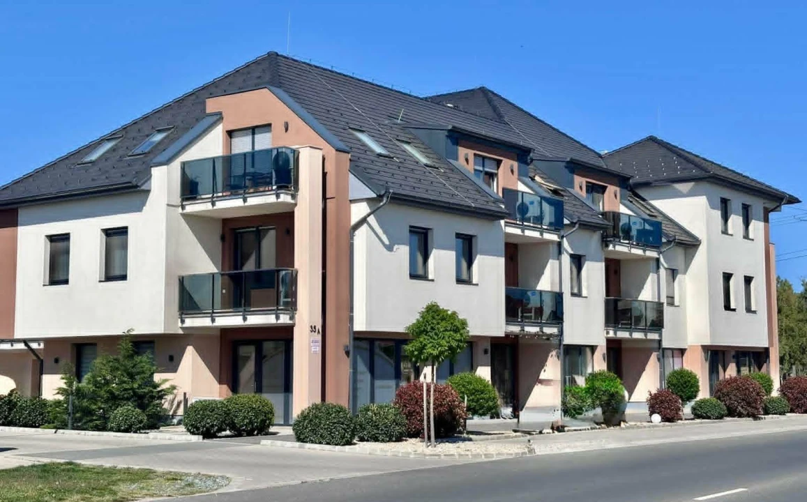 Eladó téglalakás, Sárvár