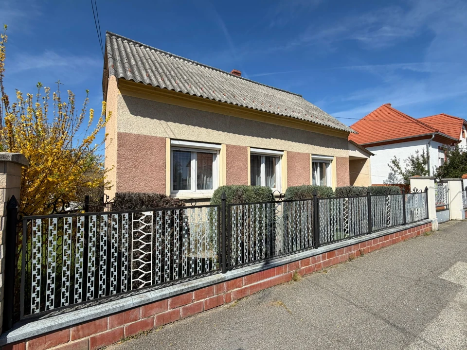 Eladó családi ház, Sárvár