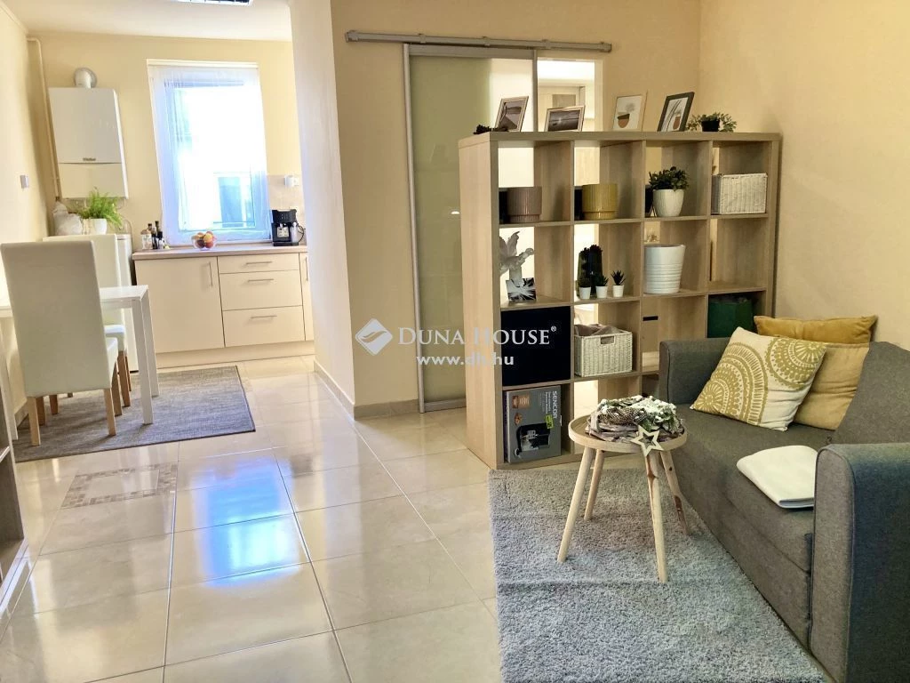 Eladó Lakás, Siófok