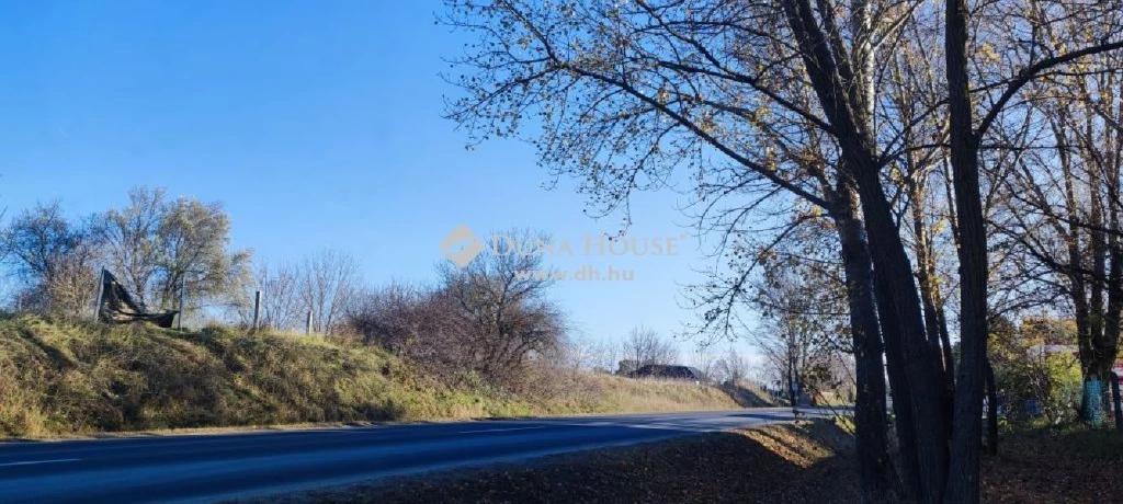 Eladó telek, Siófok