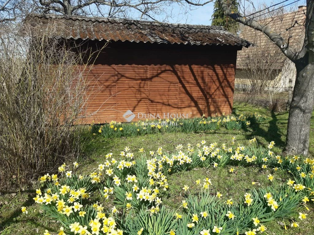 For sale house with a garden, Neszmély, Gárdony dülő