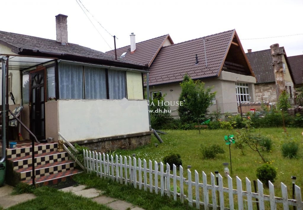 For sale house with a garden, Velence