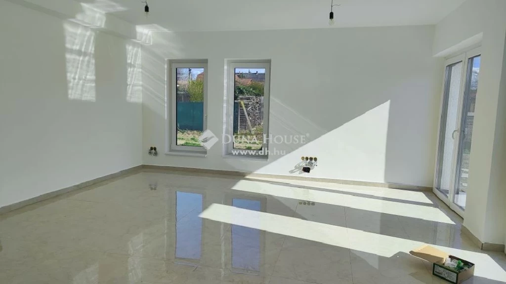 For sale semi-detached house, Velence