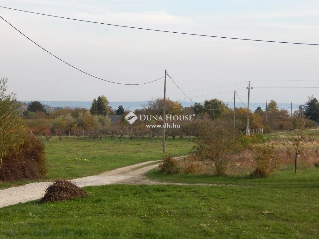 For sale periphery plot, Balatonkenese