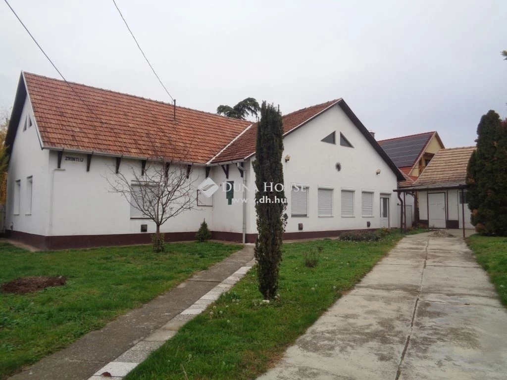 For sale house, Enying