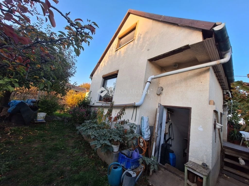 For sale house with a garden, Zámoly, Szőlőhegy