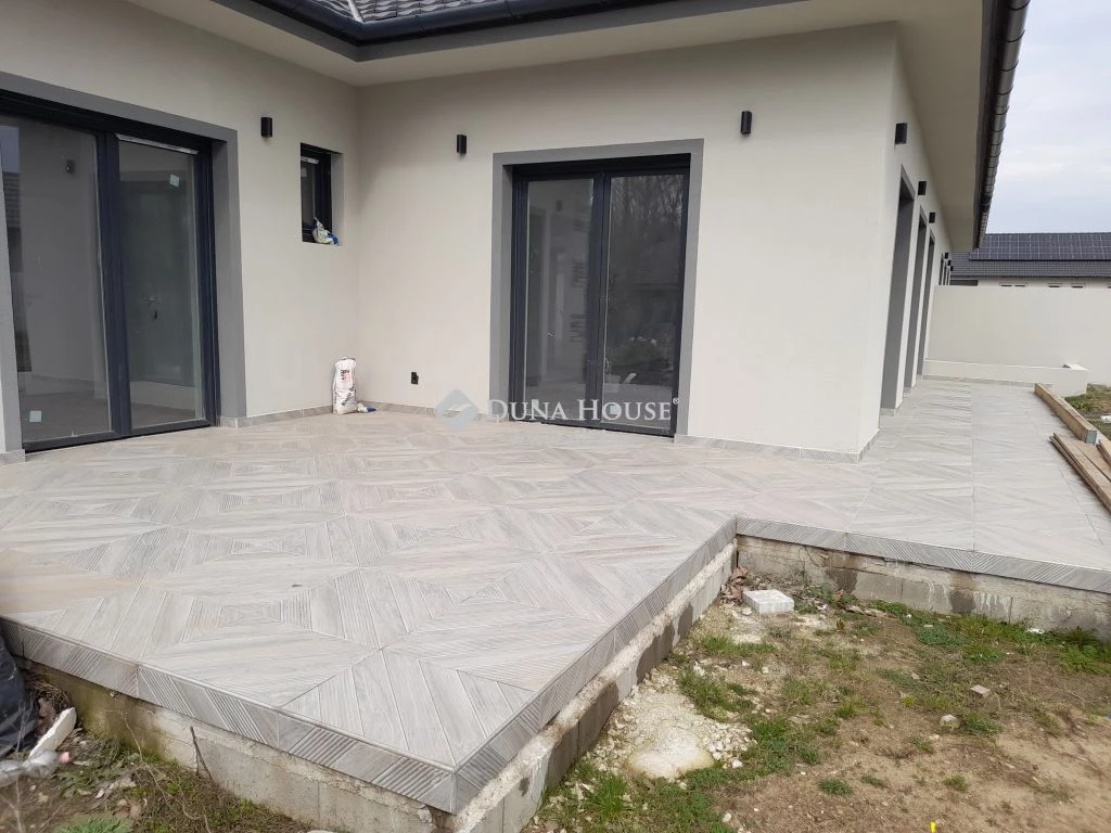 For sale semi-detached house, Szada