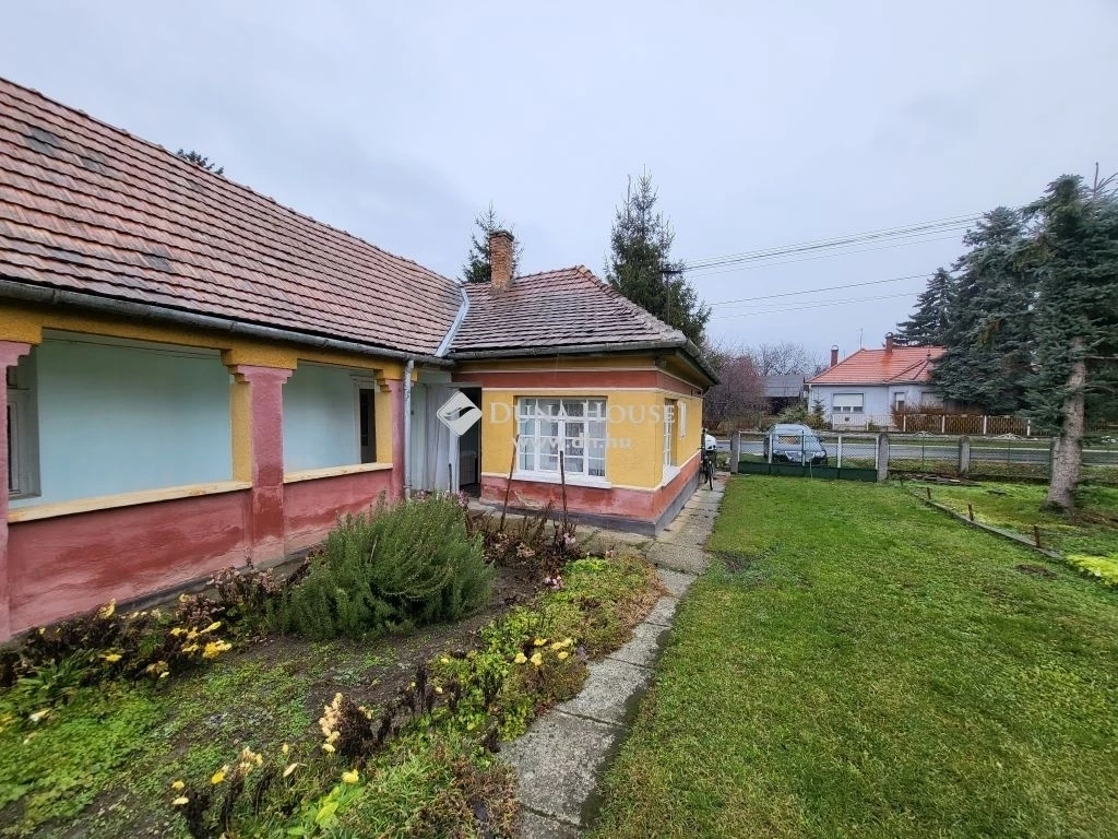 For sale house, Jenő