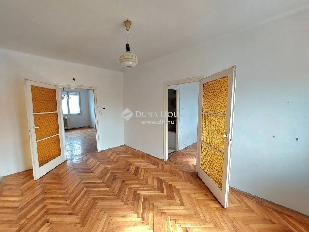 For sale brick flat, Székesfehérvár, Vezér és Író utcák környéke