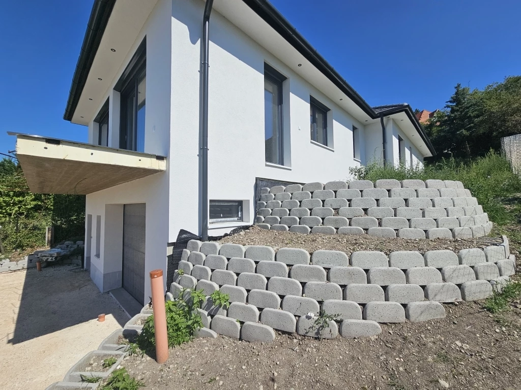 c3-1-name c2-1-name, Szentendre